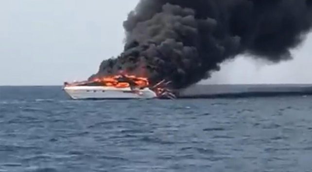 Kuşadası'nda yat alev alev yandı