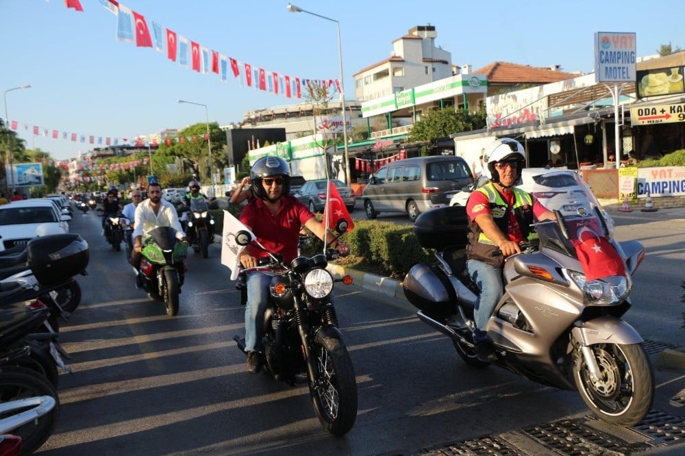 Kuşadası’nda Zafer Bayramı kutlamaları devam ediyor 