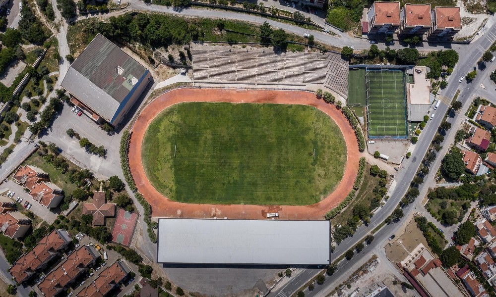 Kuşadası’nın emektar stadyumu Özer Türk, 30 yıl sonra yenilendi 