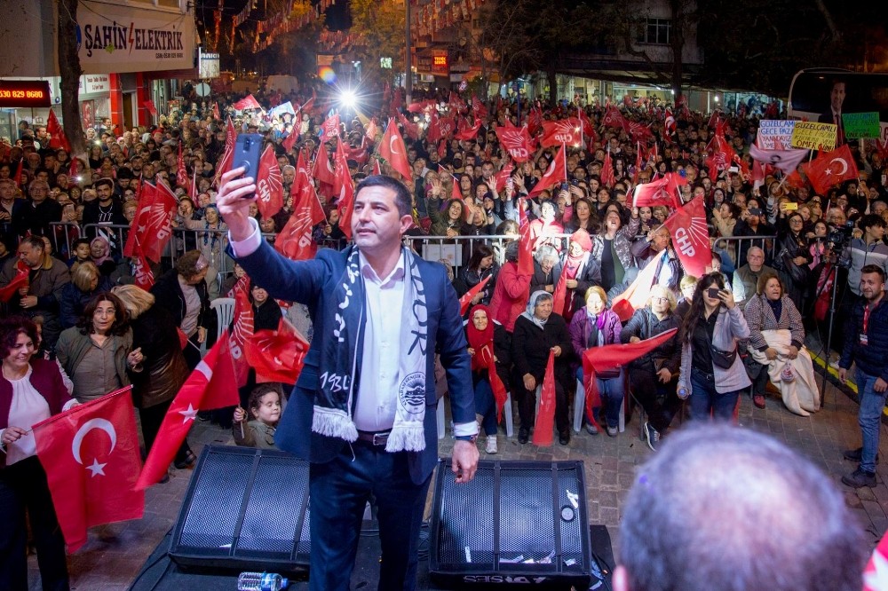 Kuşadası’nın yeni belediye başkanı Ömer Günel oldu 