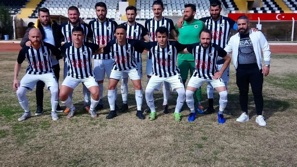 Kuşadasıspor şampiyonluğa yakın 