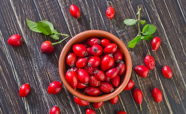 Kuşburnu çayı içtiğinizde işte vücudunuzda bunlar meydana geliyor!