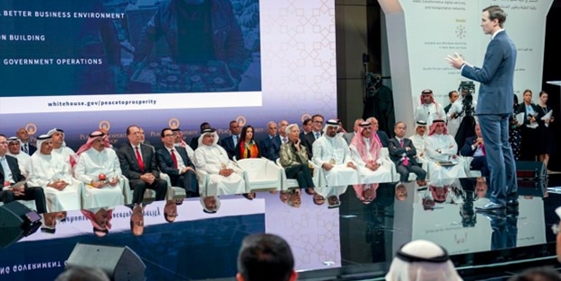 Kushner, Manama'da sınırları olmayan haritalar üzerinden sunum yaptı