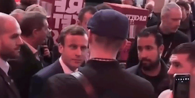İzleyenleri kahkahaya boğdu! Erdoğan, Macron’u kafadan böyle vurdu