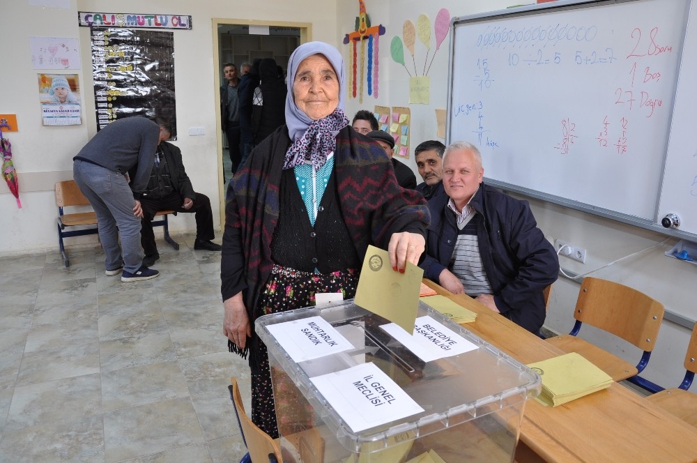 Kuşu beldesi 10 yıl sonra başkanını seçiyor 