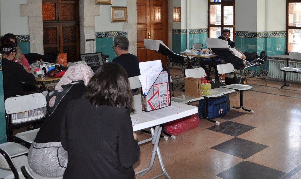 Kütahya Adliyesi personelinden kan bağışı kampanyasına destek 