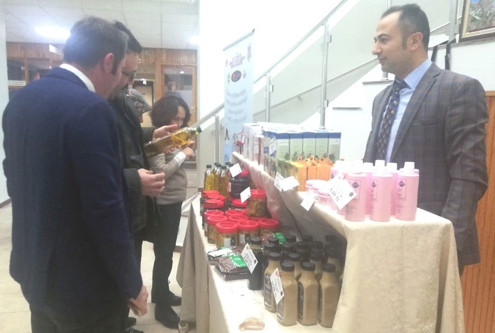 Kütahya Adliyesinde İşyurtlarında üretilen ürünler satışa çıktı 