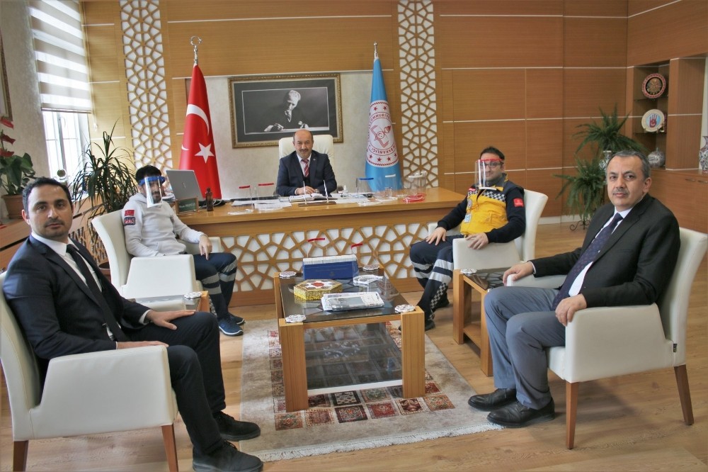 Kütahya BİLSEM yüz koruyucu siper üretimine başladı 