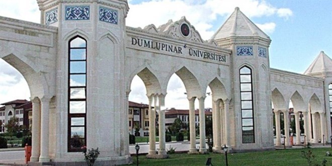 Kütahya Dumlupınar Üniversitesi öğretim üyeleri alıyor