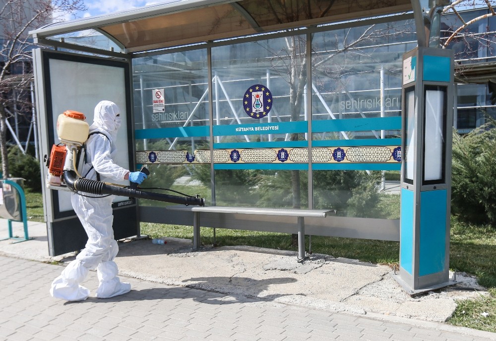 Kütahya otobüs durakları dezenfekte edildi 