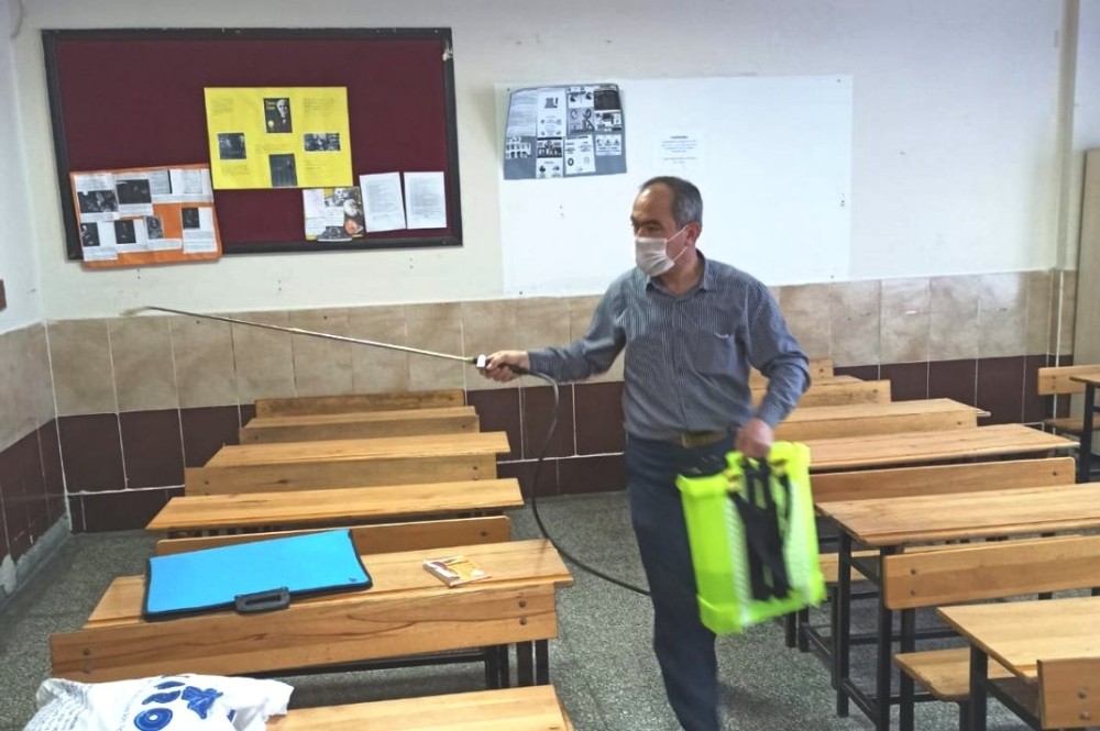 Kütahya’da 114 okuldaki bin 173 derslikte dezenfeksiyon işlemleri tamamlandı 