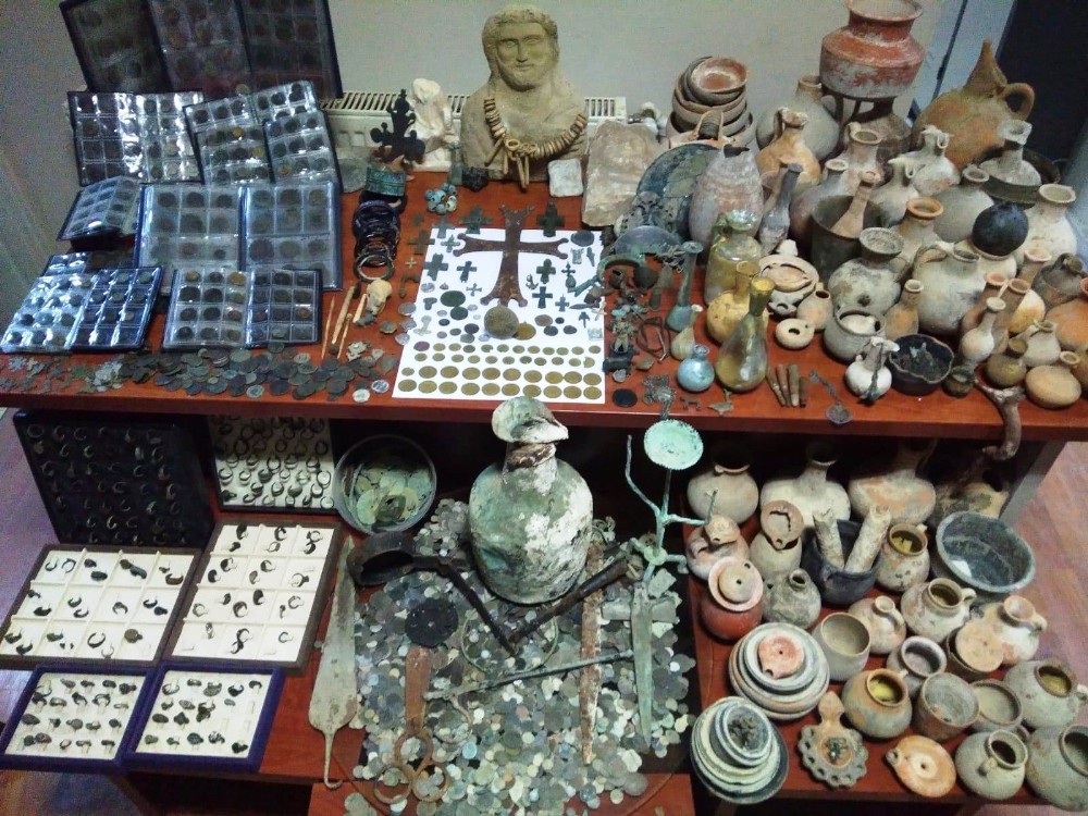 Kütahya’da 5 bin 350 adet tarihi eser ele geçirildi 