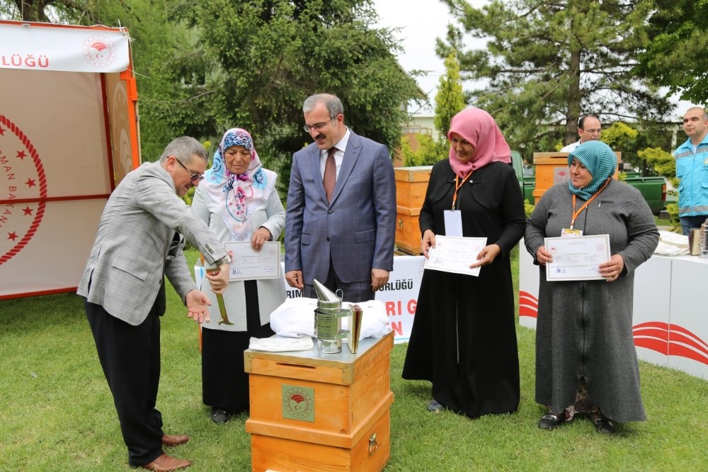 Kütahya’da arıcılığa 1 milyon 470 bin TL hibe 