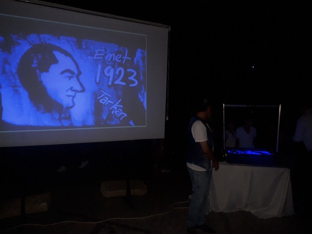 Kütahya’da ’Cevizdere Zaferi’nden 15 Temmuz’a kum sanatı gösterisi 