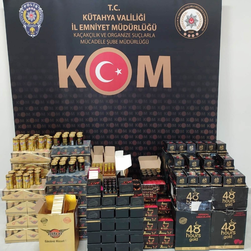 Kütahya’da cinsel içerikli kaçak ürünler ele geçirildi 