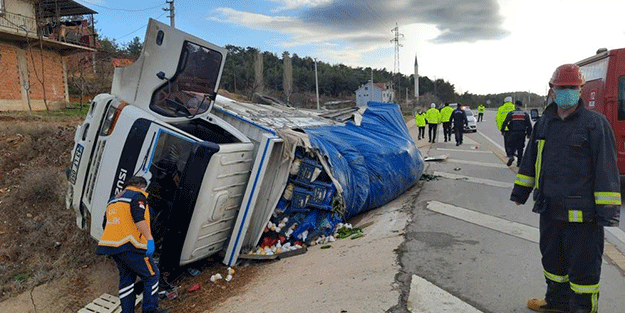 Kütahya'da devrilen kamyonetteki 1 kişi öldü, 1 kişi yaralandı