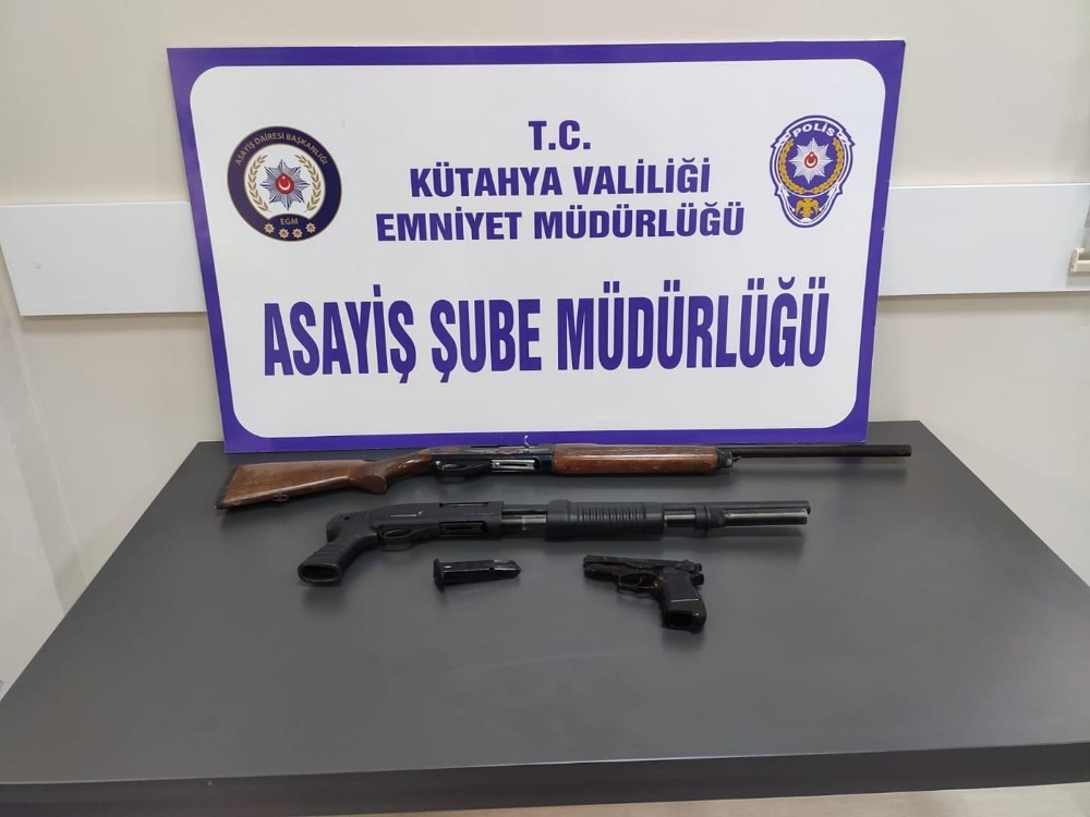 Kütahya’da eski eşini silahla tehdit ve darp eden şahıstan cephanelik çıktı 