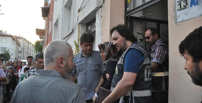 Kütahya'da evine zorla girmek isteyen tesisatçıyı av tüfeğiyle öldürdü