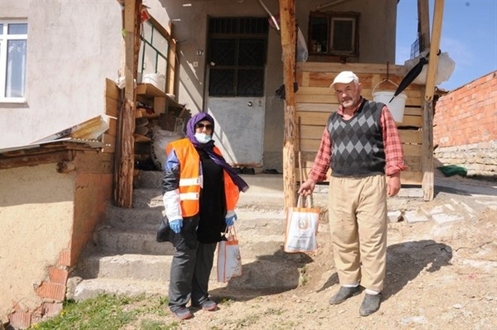 Kütahya’da fidanlar evlere teslim 