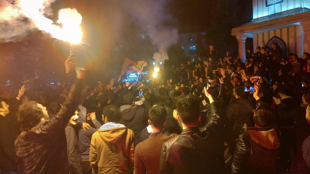 Kütahya’da Galatasaraylı taraftarların galibiyet sevinci 
