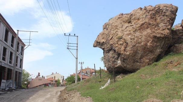 Kütahya'da gizemini koruyan 'Zincirli kaya' kaldırılıyor