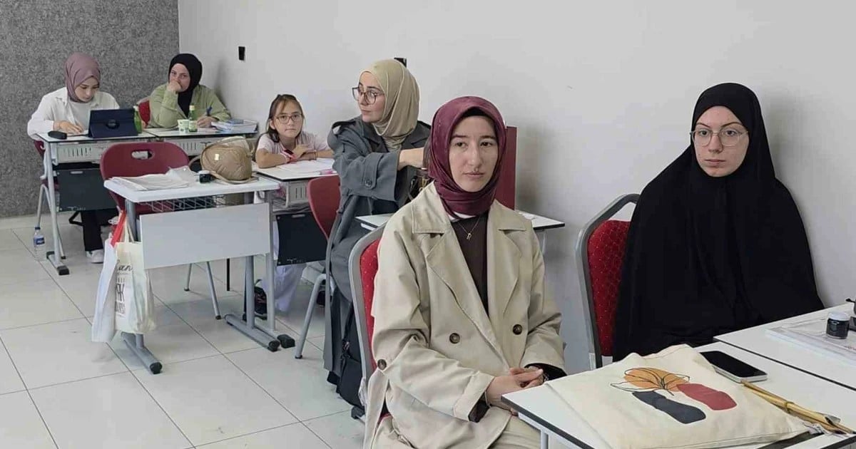 Kütahya'da hüsn-i hat kursunda yaklaşık 50 kursiyer, yeni dönemde artış bekleniyor