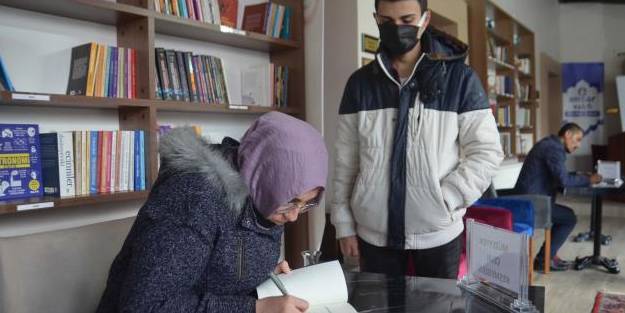 Kütahya'da mini kitap fuarı