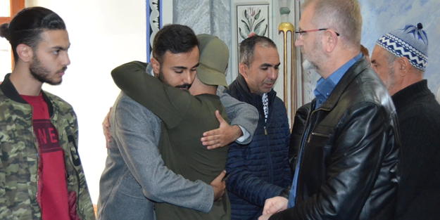 Kütahya'da okuyan Filistinli gencin ailesi hayatını kaybetti