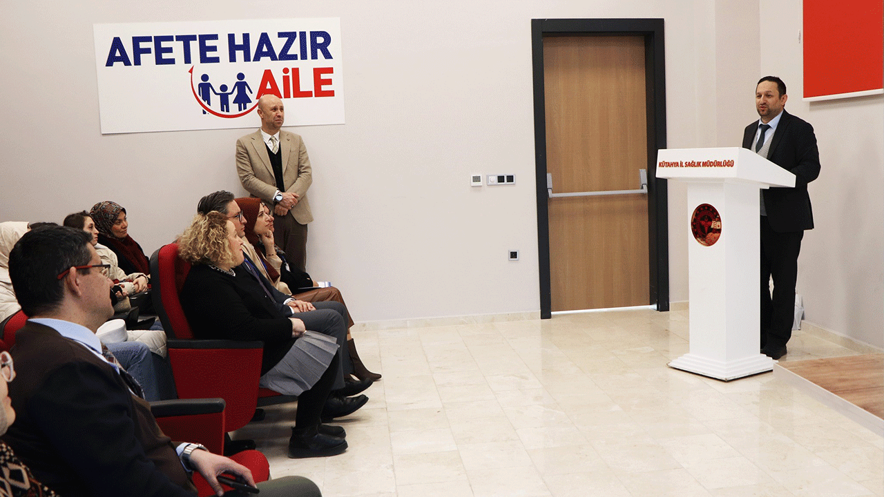 Kütahya’da önemli eğitim! Yenidoğan canlandırma uygulayıcı eğitimi verildi