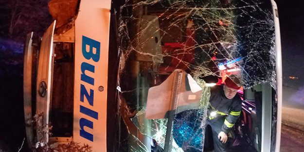 Kütahya'da yolcu otobüsü devrildi: 18 yaralı