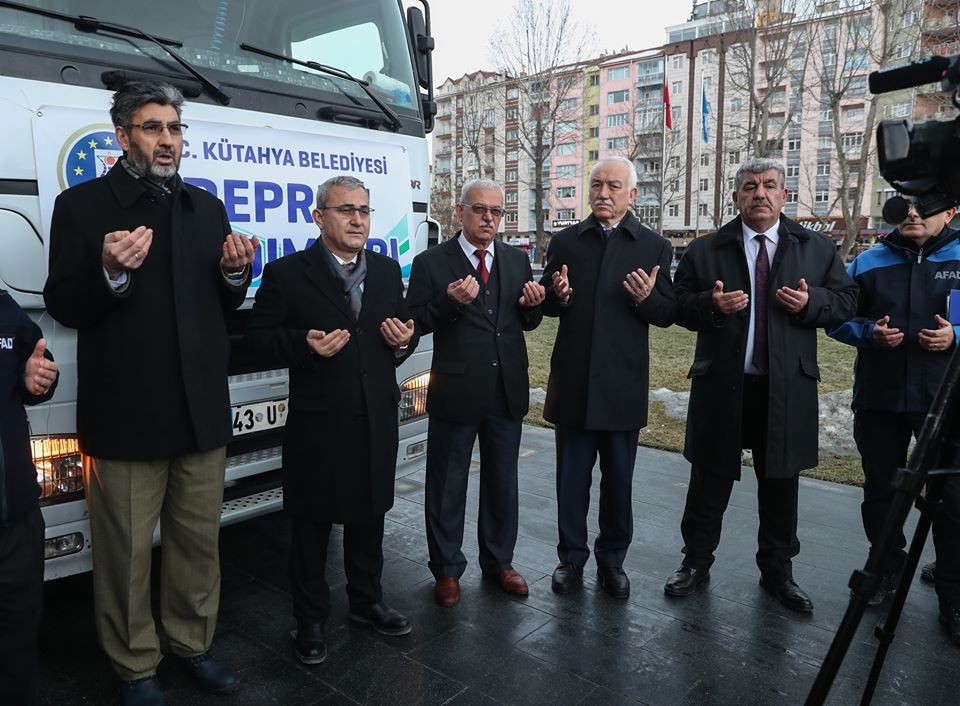 Kütahya’dan Elazığ’a yardım tırı 