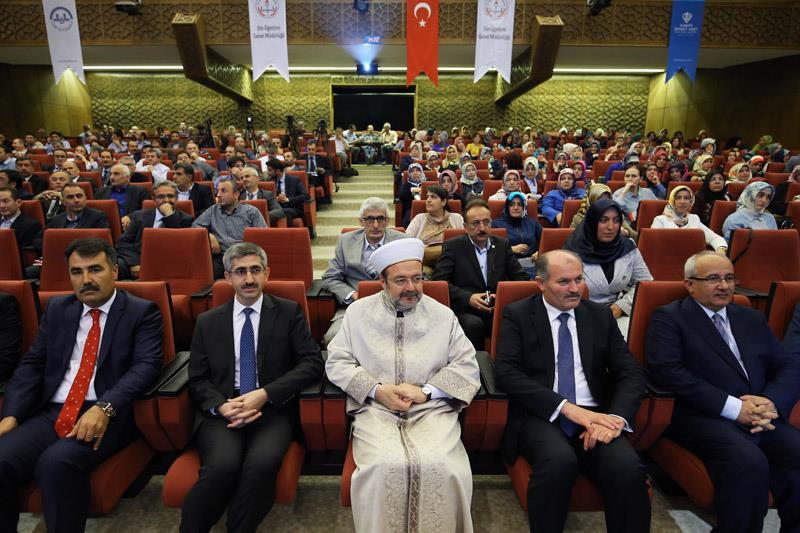 Kutlu Doğum Haftası, Mevlid Kandilinin alternatifi değildir!
