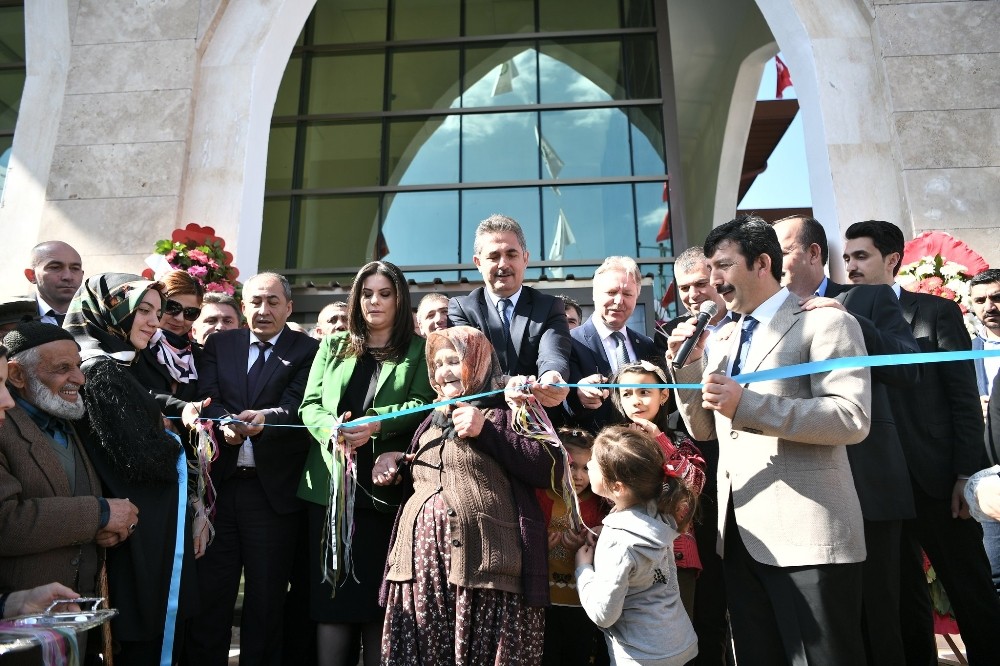 Kutludüğün’de görkemli açılış 
