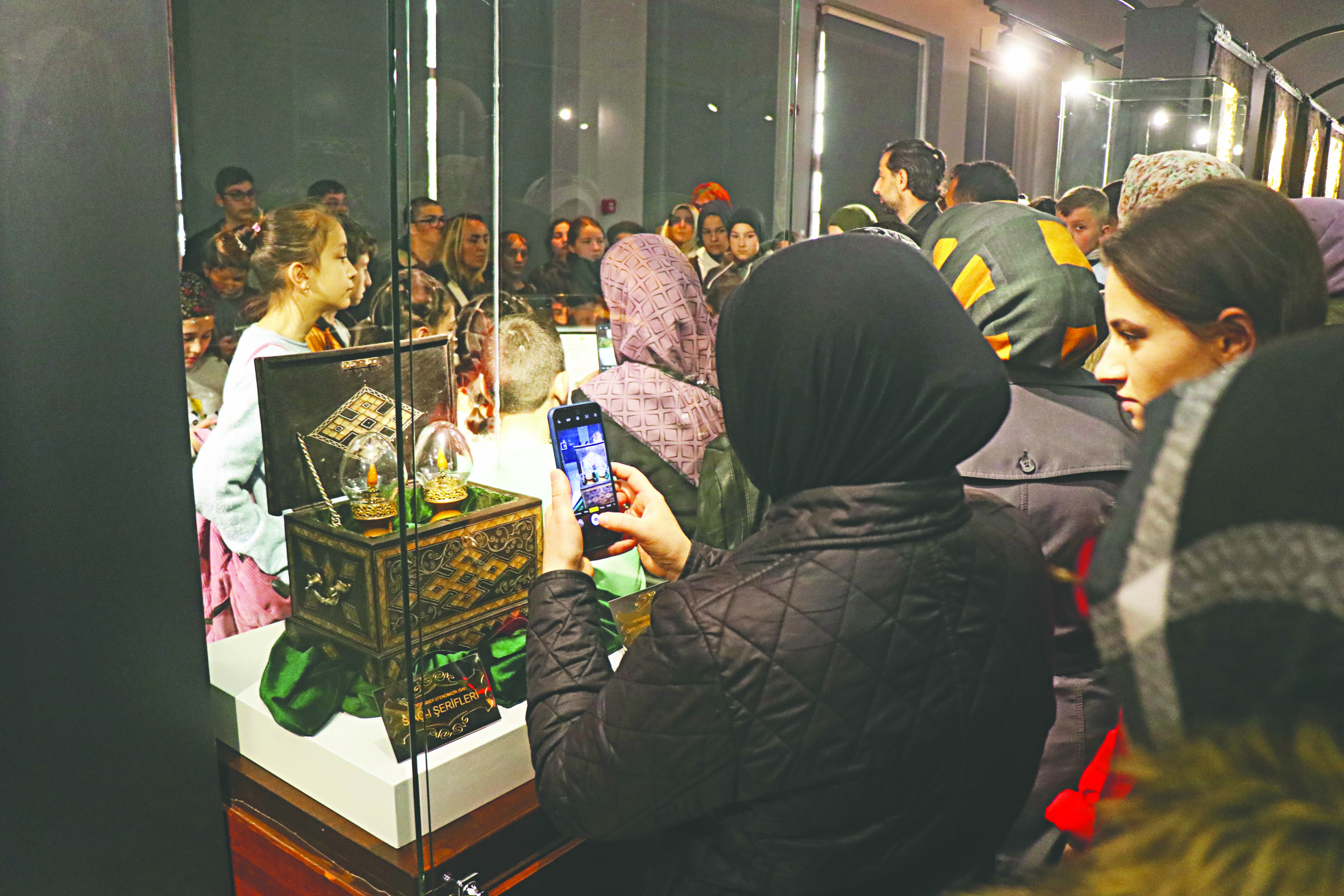 Kutsal emanetler Sakarya’yı duygulandırdı