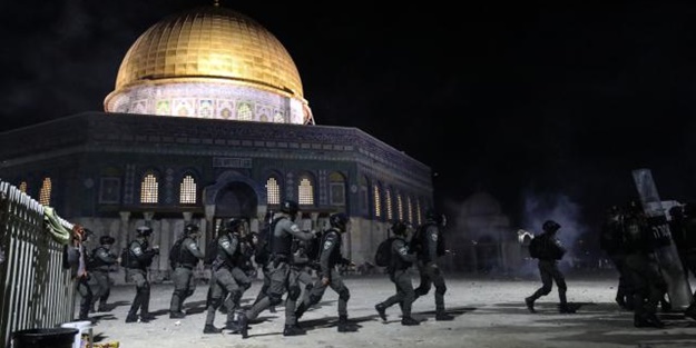 'Kutsal Müslüman topraklarında yaşanan İsrail terörüne son verilsin!'