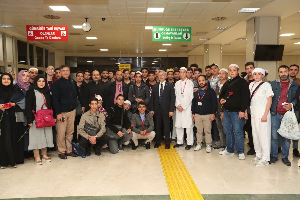 Kutsal topraklara gönderilen öğrenciler evlerine döndü 