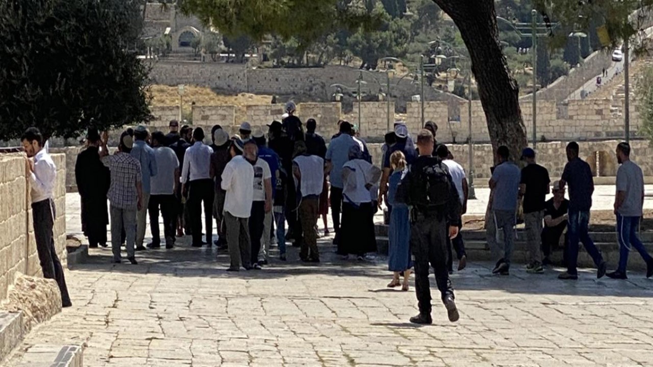 Kutsalı olmayan siyonistten Yusuf Makamı'nda sapkın ayin