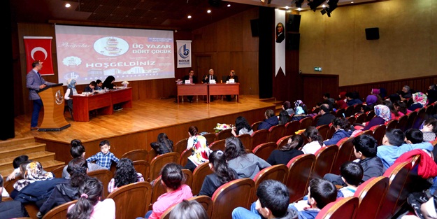 Kütüphane Haftası’nda “Çocuklar sordu yazarlar anlattı”