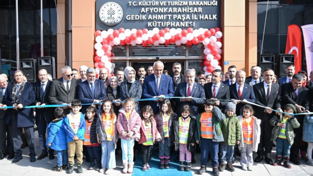 Kütüphaneler üretiyor, toplum güçleniyor