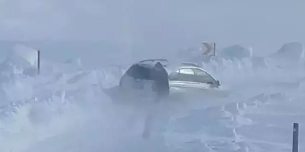 Kutupları aratmayan görüntü! 70 kişi kurtarıldı