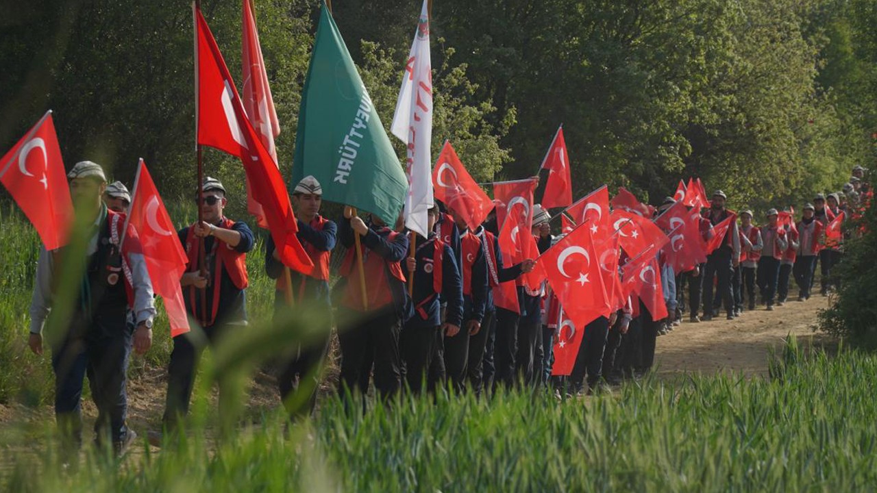Kuveyt Türk’le Çanakkale’de 57. Alay yürüyüşü! Kınalı Hasan’a bayraklı Selam!
