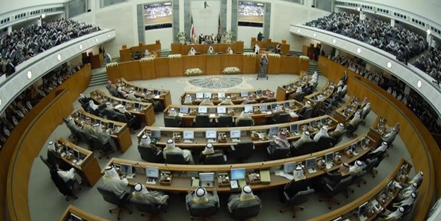 Kuveyt'te hükümet istifa etti