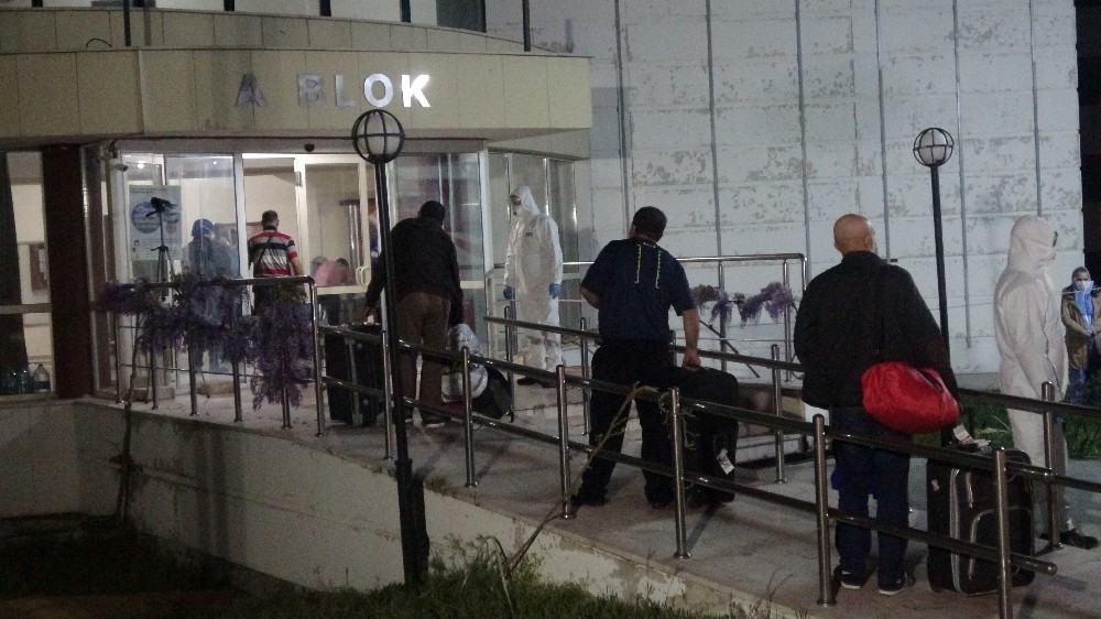 Kuveyt’ten gelen 99 kişi Çanakkale’de karantinaya alındı 