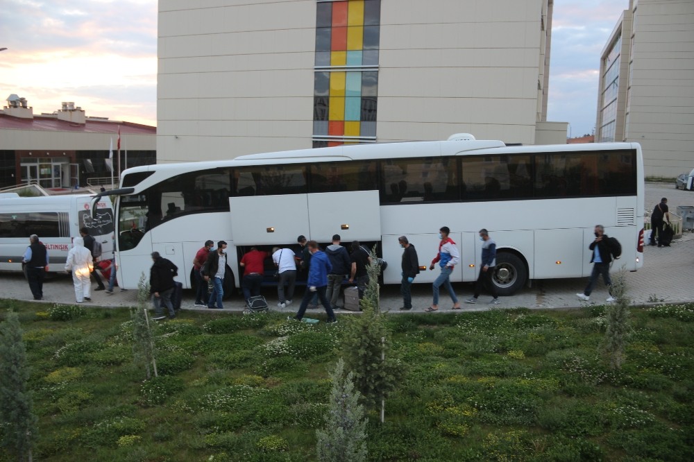 Kuveyt’ten getirilen Türk vatandaşları karantinaya alındı 