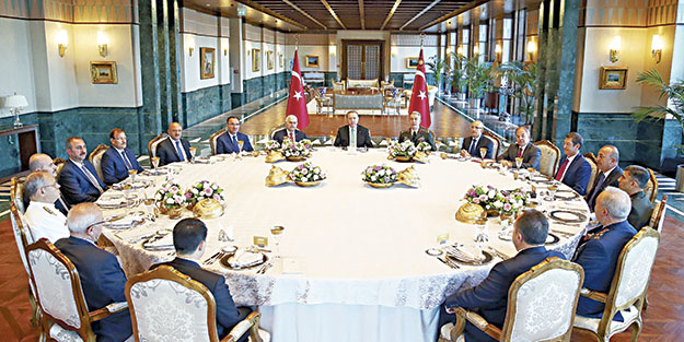 Kuvvet Komutanları gitti