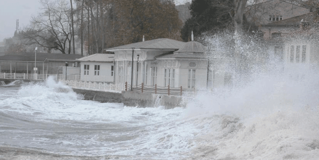 Kuvvetli fırtına, İstanbul'da etkisini yitirdi