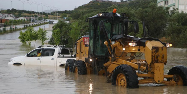 Kuvvetli yağışın etkili olduğu Hatay’da eğitime kısmi olarak 1 gün ara verildi