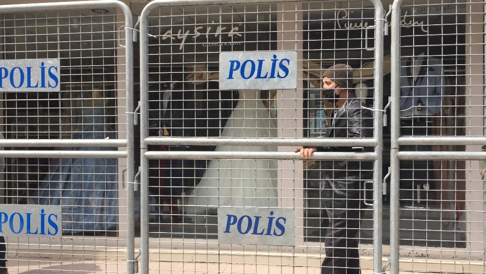 Kuyruklara demir bariyer ayarı 