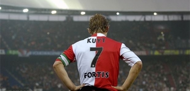 Kuyt'a taraftardan şok tepki