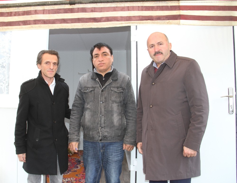Kuyucak’ta engelli vatandaşa konteynır evi teslim edildi 